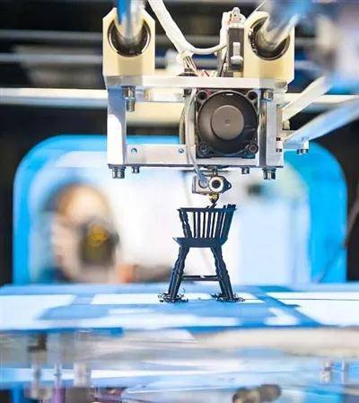 山西增材制造研究院由山西國控集團在整合山西省化工研究所、應(yīng)用化學(xué)研究所、化工設(shè)計院、國營金陽器材廠四家單位后成立的山西國控產(chǎn)業(yè)技術(shù)設(shè)計研究總院籌備建設(shè)而成